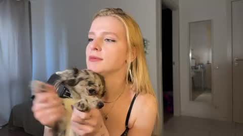 nura_foxx online show from July 11, 2:50 am