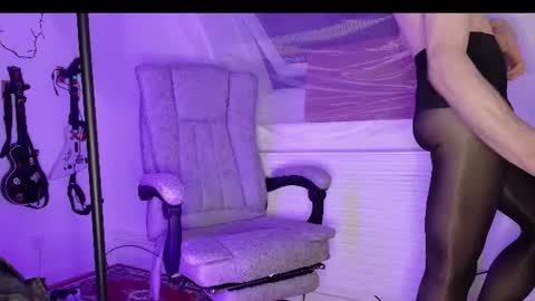 Nyl0nnickb0y online show from August 7, 11:38 pm