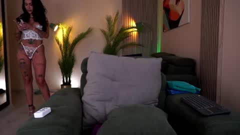 NyraNoble online show from August 4, 6:27 pm