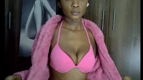 nyverra online show from August 4, 1:19 pm