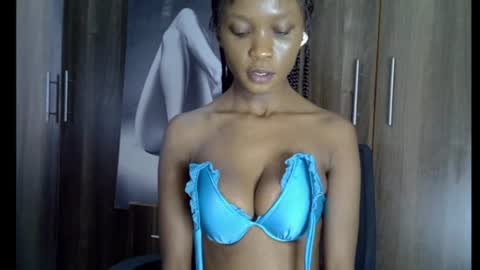 nyverra online show from August 5, 8:45 am