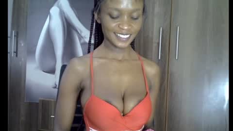 nyverra online show from August 7, 11:43 am