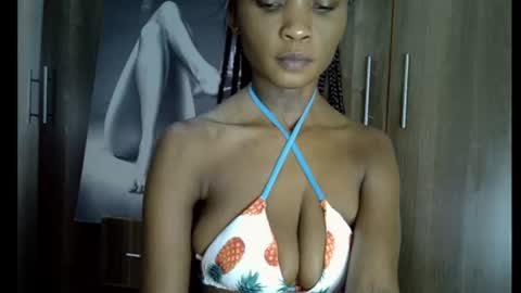 nyverra online show from August 8, 9:42 am