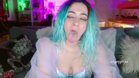 Pepper online show from April 22, 11:30 pm