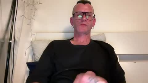 Jonathan Deep online show from August 8, 3:17 am