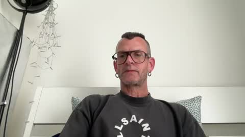 Jonathan Deep online show from August 18, 11:38 am