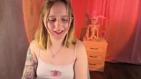 Lili 3 online show from May 10, 8:05 am