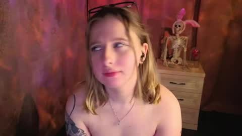 Lili 3 online show from May 19, 7:48 pm