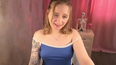 Lili 3 online show from May 28, 5:10 am