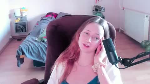 oddlyfamiliar online show from July 31, 3:29 pm