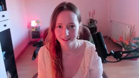oddlyfamiliar online show from August 4, 2:36 pm