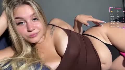 Lili online show from August 13, 5:49 pm