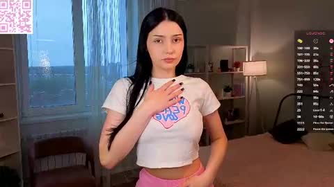 Lynna online show from July 31, 12:22 pm