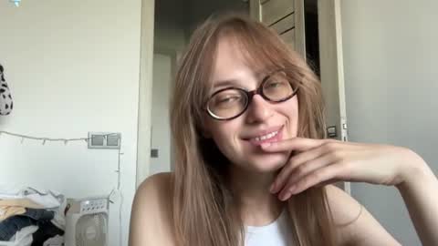 Mila online show from August 9, 7:09 am
