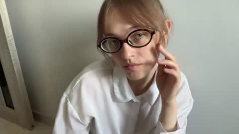 Mila online show from August 10, 7:10 am