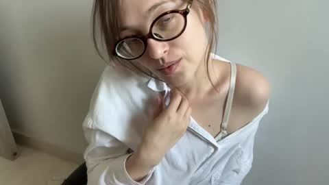 Mila online show from August 13, 9:34 am