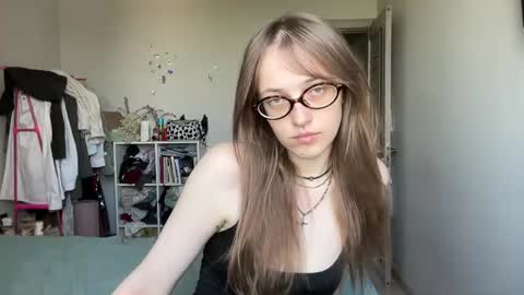 Mila online show from August 14, 7:01 am