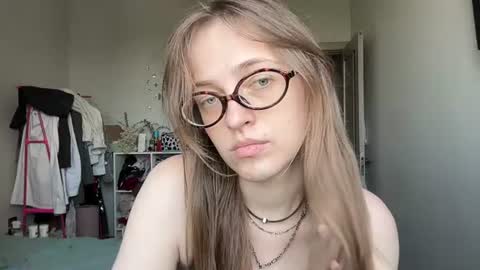 Mila online show from August 14, 8:07 am