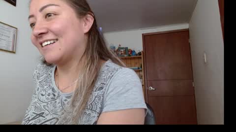 officialrosevelvet online show from July 29, 3:41 pm