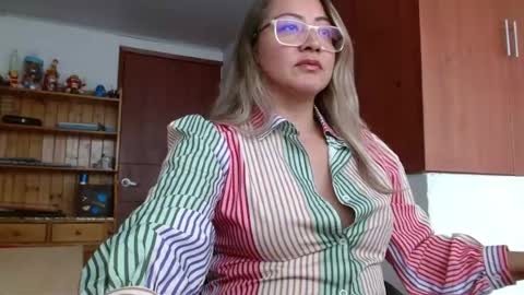 officialrosevelvet online show from August 11, 5:04 pm
