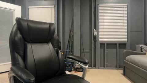 ofthatguy online show from August 16, 6:39 am