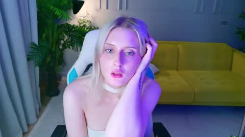 Lily online show from August 2, 5:31 pm
