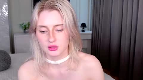 Lily online show from August 6, 3:44 pm