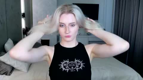 Lily online show from August 14, 4:10 pm
