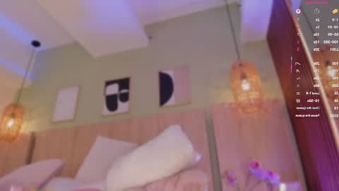 Holly online show from August 15, 2:43 pm