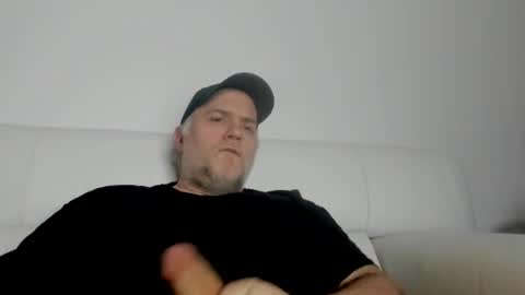 Billy Bear online show from April 10, 11:59 pm