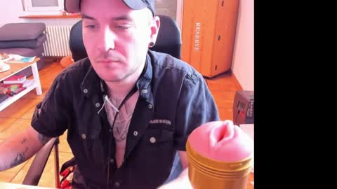 Chris online show from May 4, 9:03 am