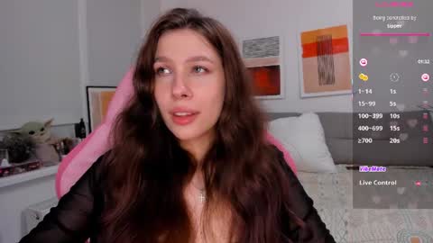 Amanda  online show from August 8, 12:00 am
