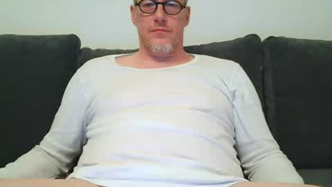 olavdelux online show from July 27, 9:09 pm