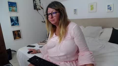 Olga Pavlova online show from August 22, 2:12 pm