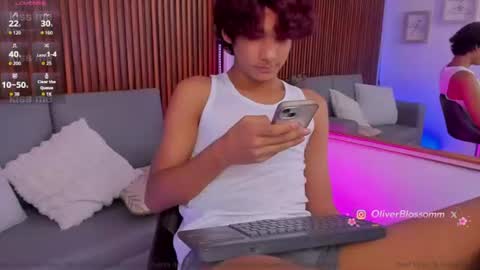 oliver20__ online show from August 4, 3:36 am