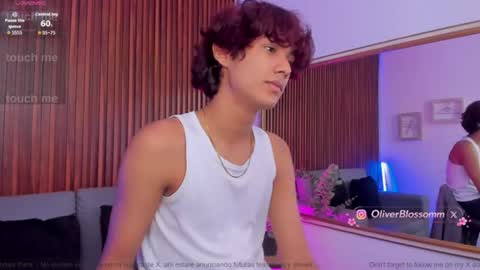 oliver20__ online show from August 6, 8:41 pm