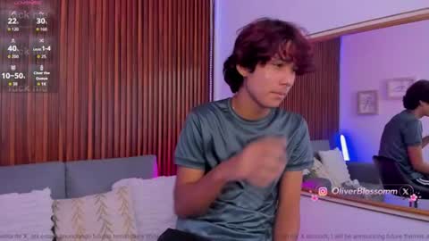 oliver20__ online show from August 9, 3:18 am