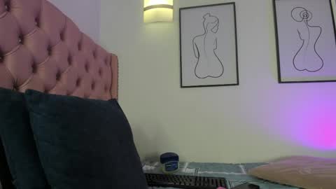 Oli  online show from June 7, 1:05 pm