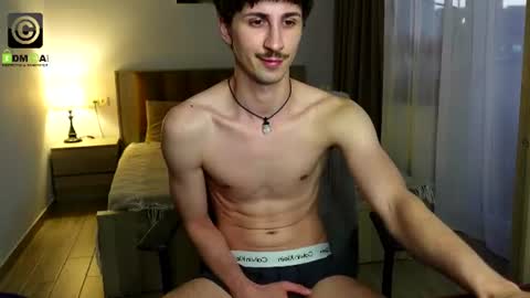 Oliver  Kaen  online show from July 9, 4:56 pm