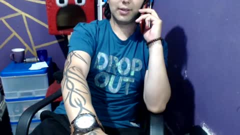 oliver_laid_2023 online show from August 11, 12:12 am