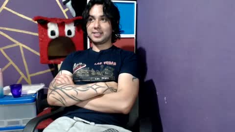 oliver_laid_2023 online show from August 12, 3:53 am