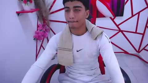 oliver_parker20 online show from July 1, 8:21 pm