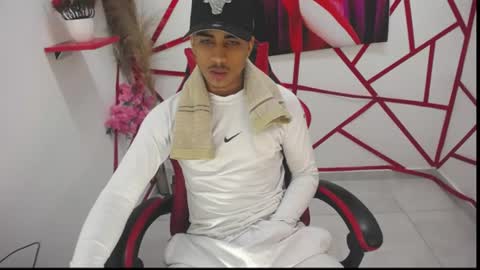 oliver_parker20 online show from July 3, 6:43 pm