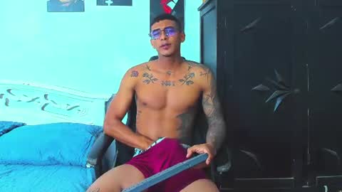 oliver_smith_2 online show from July 20, 8:12 pm