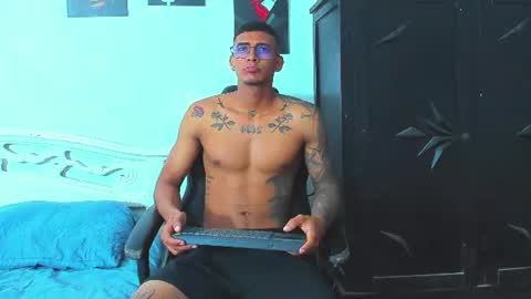 oliver_smith_2 online show from July 25, 2:21 pm