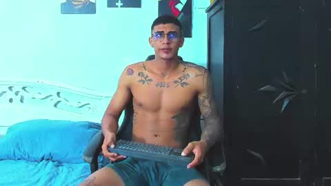 oliver_smith_2 online show from August 1, 11:33 pm