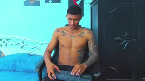 oliver_smith_2 online show from August 17, 12:04 am
