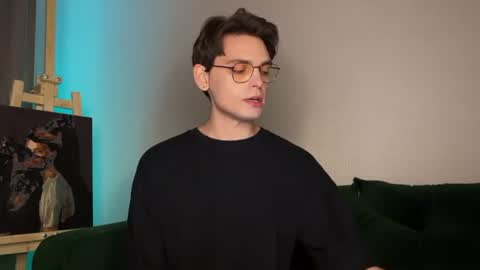 oliverlawrence online show from August 6, 6:40 pm