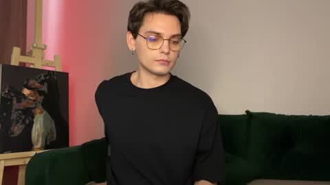 oliverlawrence online show from August 9, 2:56 am