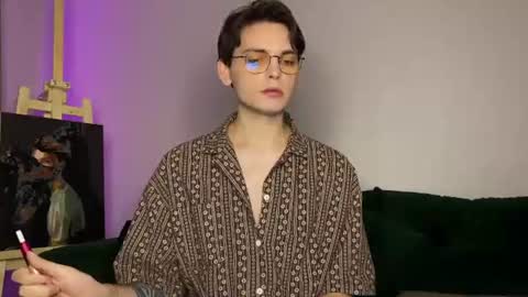 oliverlawrence online show from August 16, 1:53 am